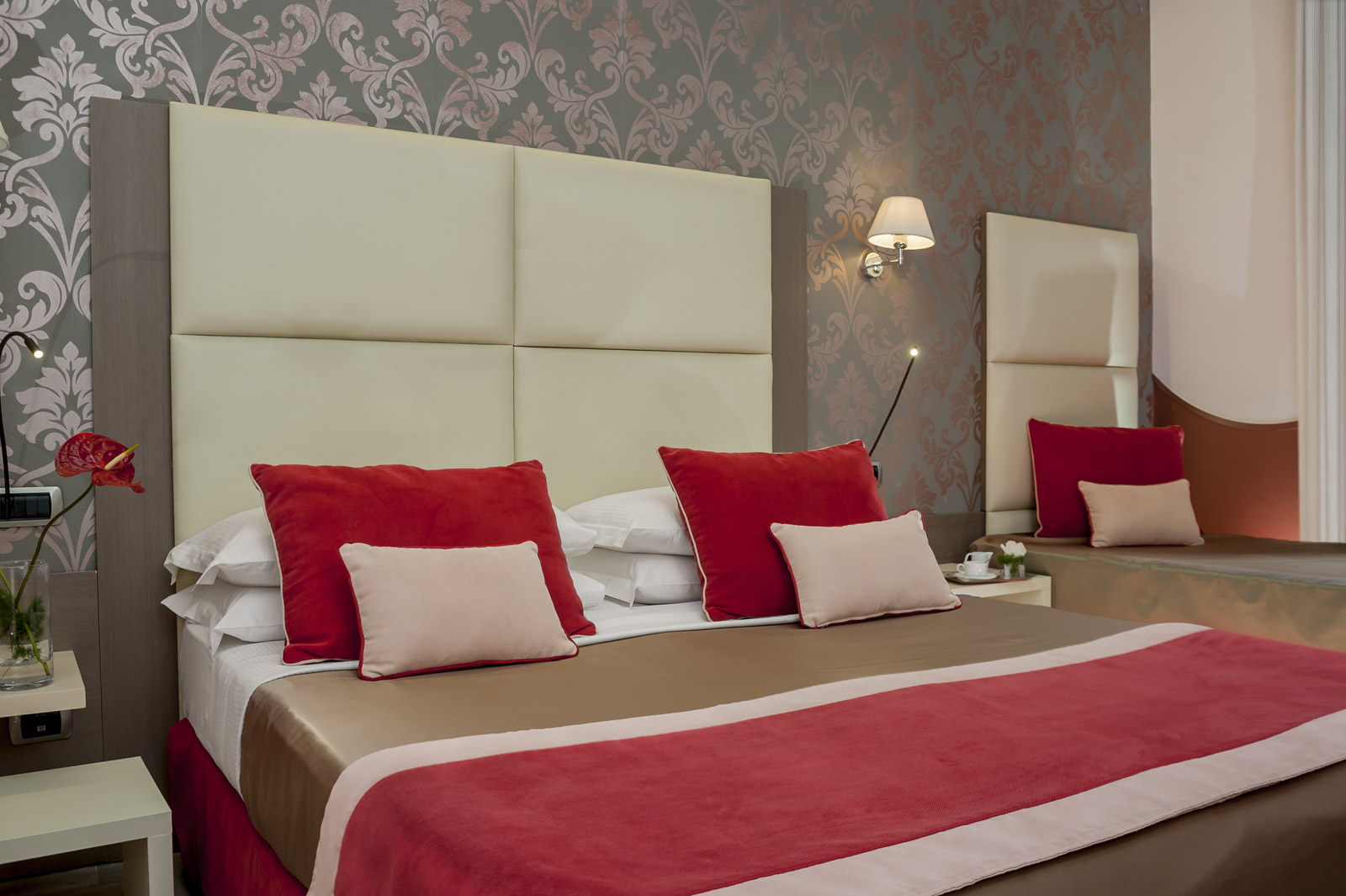 Трёхместный номер в отеле в Риме